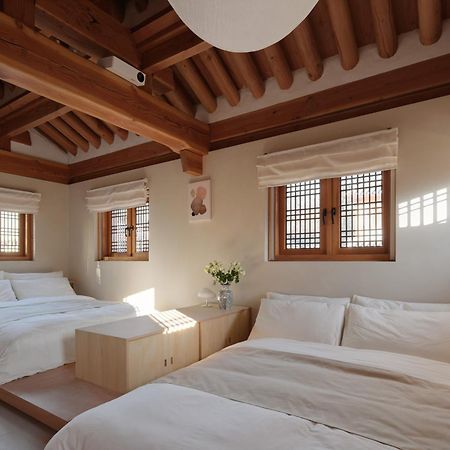 The Korean Traditional Hanok In Downtown Seoul For Convenient Public Transportation - Seoul Ari 외부 사진