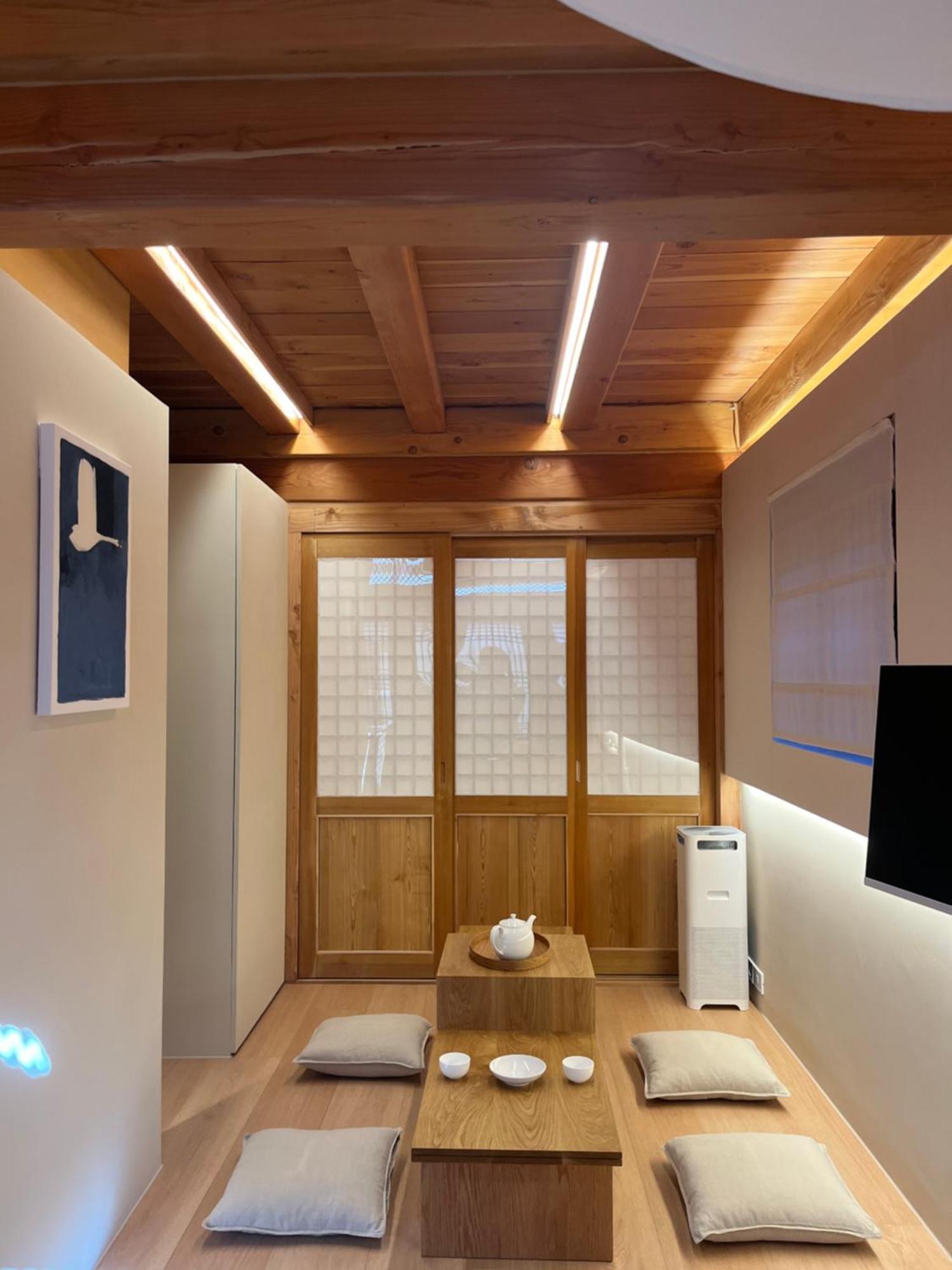 The Korean Traditional Hanok In Downtown Seoul For Convenient Public Transportation - Seoul Ari 외부 사진