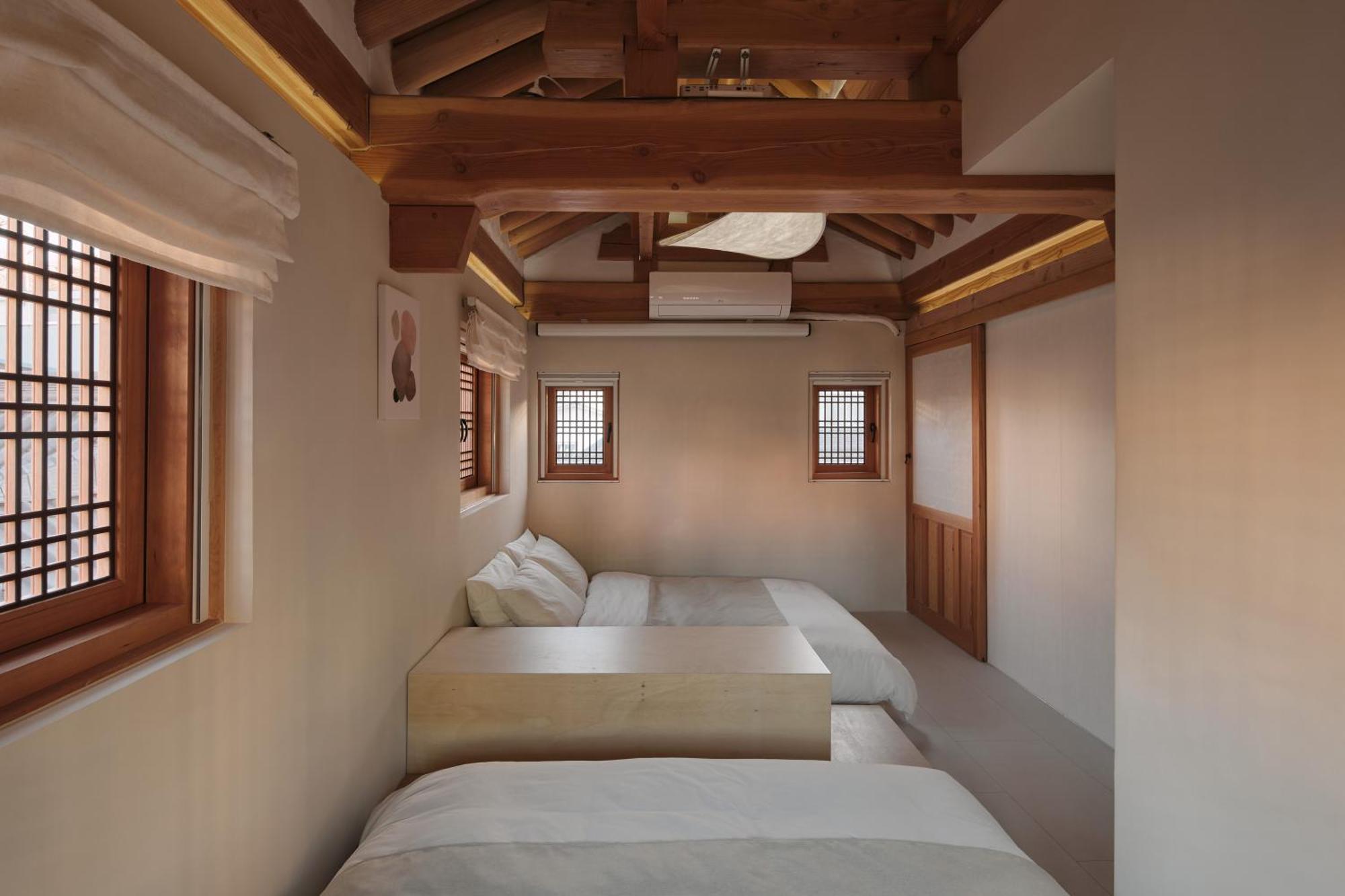 The Korean Traditional Hanok In Downtown Seoul For Convenient Public Transportation - Seoul Ari 외부 사진