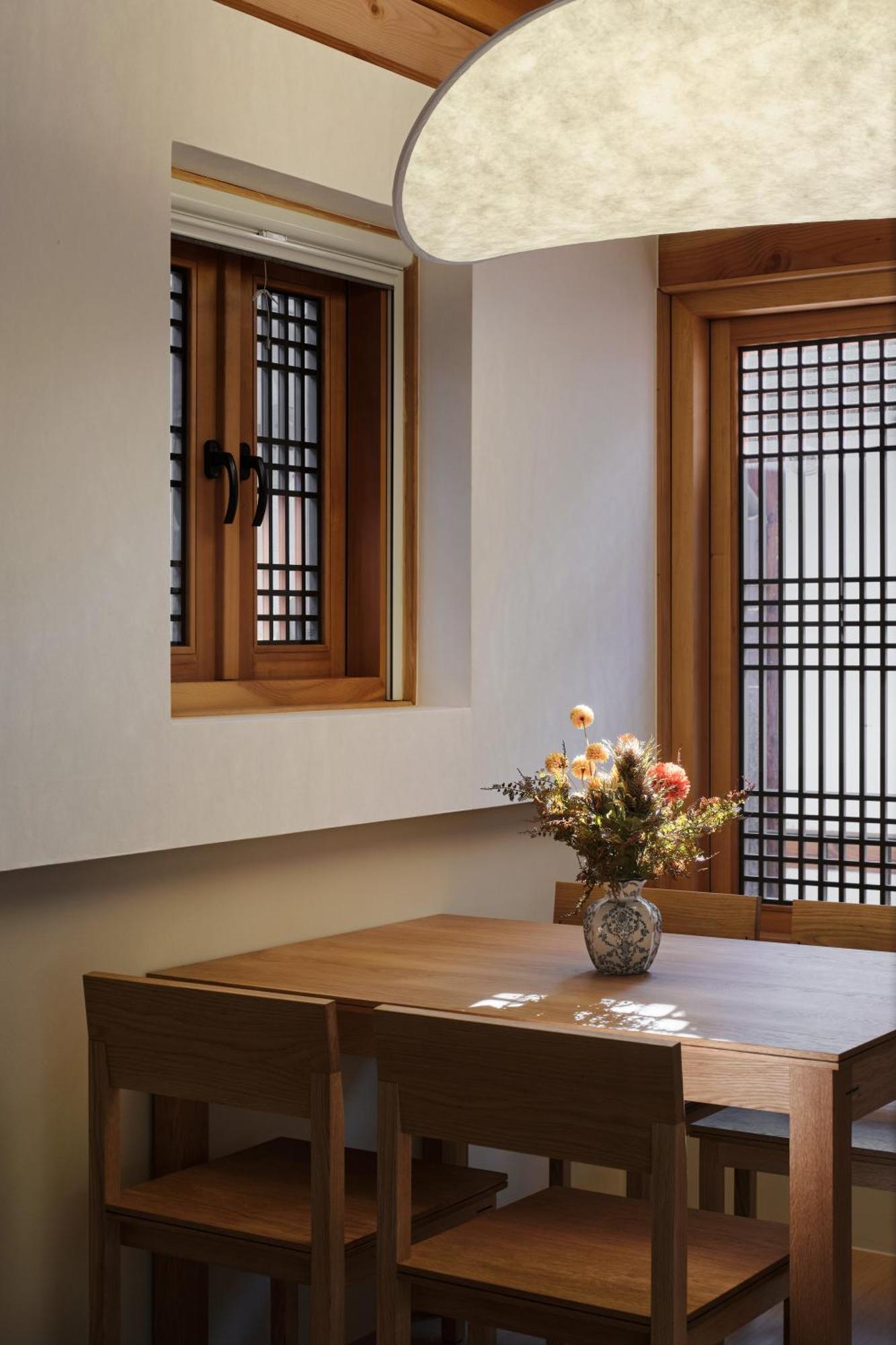 The Korean Traditional Hanok In Downtown Seoul For Convenient Public Transportation - Seoul Ari 외부 사진