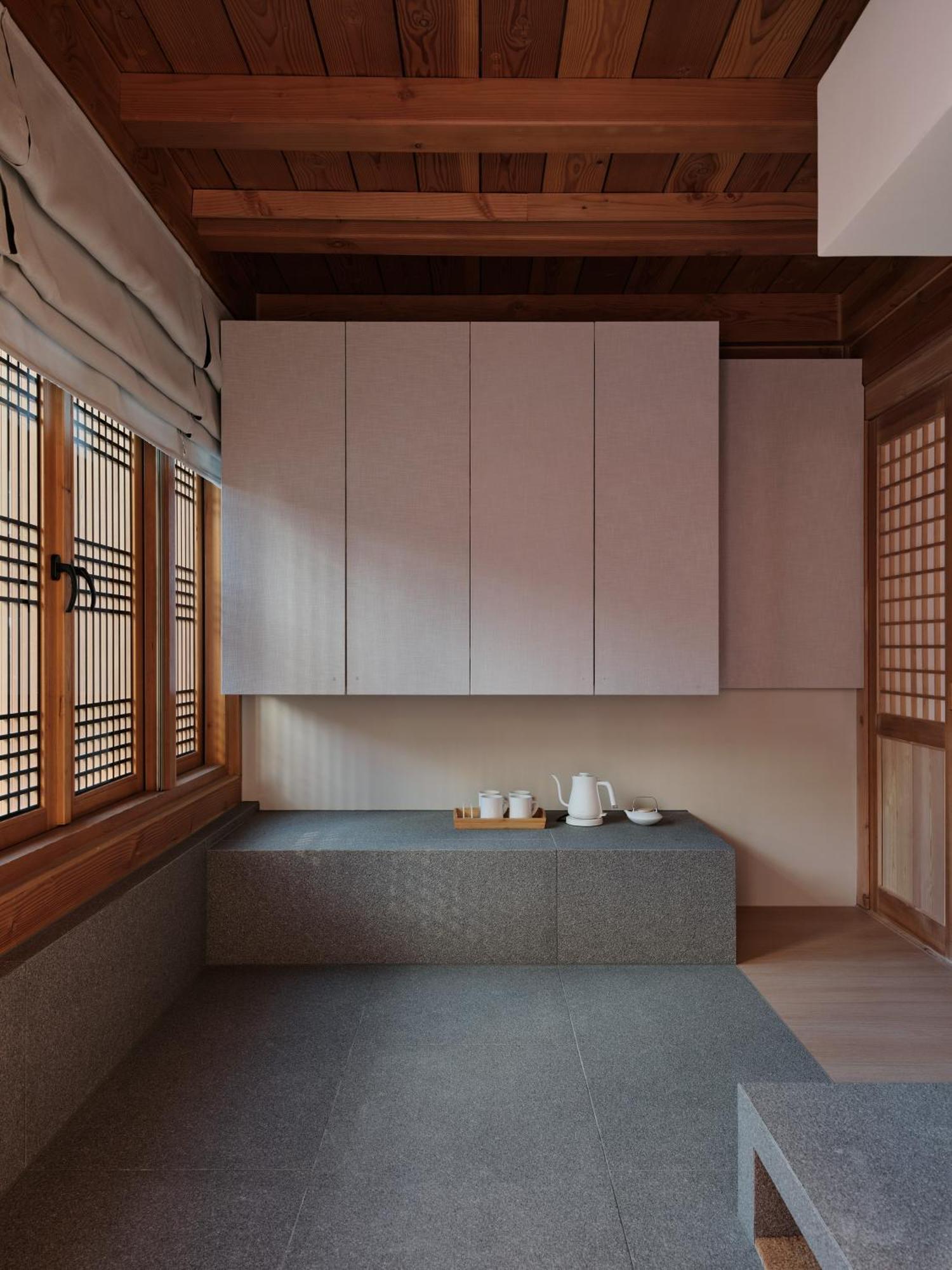 The Korean Traditional Hanok In Downtown Seoul For Convenient Public Transportation - Seoul Ari 외부 사진